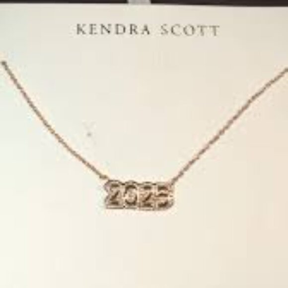 NIB- KENDRA SCOTT 2025 PENDANT NECKLACE- 14K GOLD OVER BRASS- LOBSTER CLAW - Picture 3 of 3